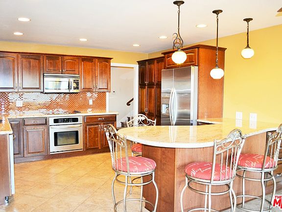 2nd image of 10110 Sully Dr