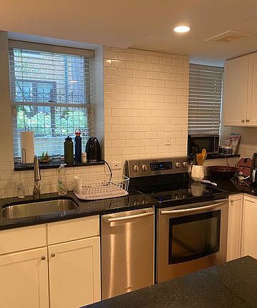 3rd image of 1224 N Dearborn St #Gr