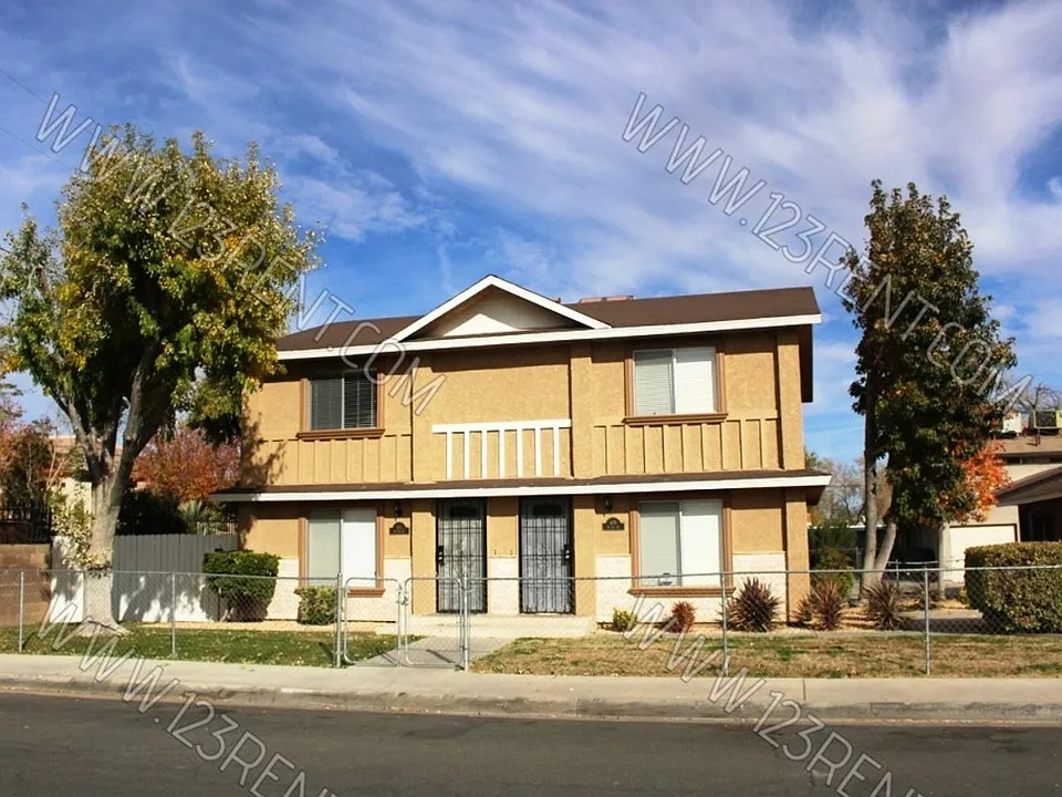 411 W Avenue J #5