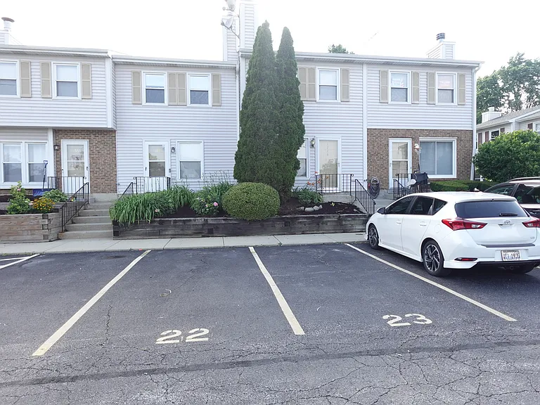 1726 Marywood Ave #1726 — Photo 2