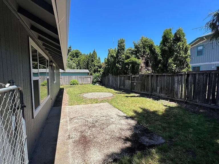 2177 Cosmoledo St — Photo 3