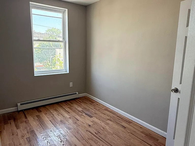 65 Hopkins Ave — Photo 4