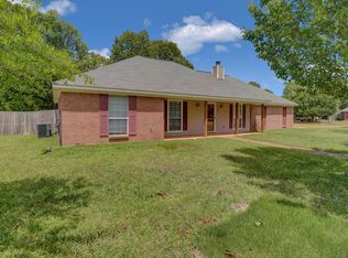 211 Oak Brook Dr, Brandon, MS 39047