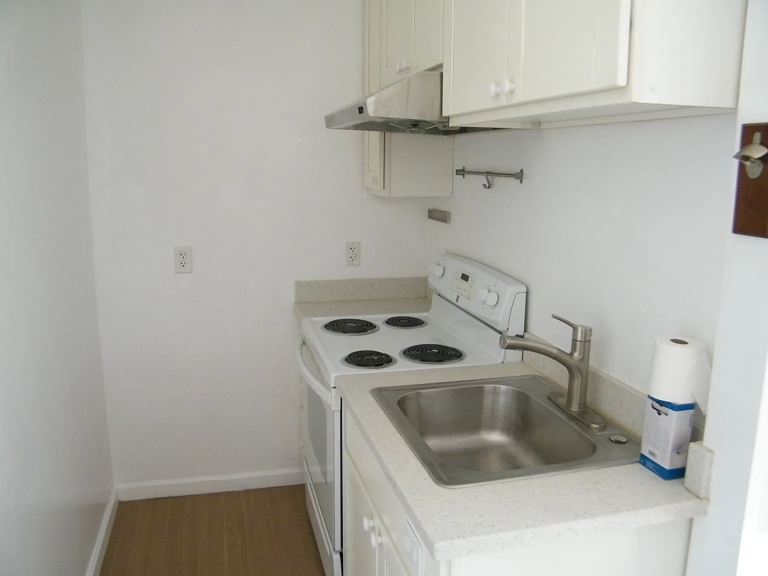 Studio, 250 sqft, $1,550 — Photo 3