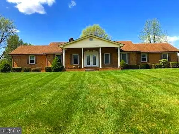 181 Grove Farm Rd, Front Royal, VA 22630