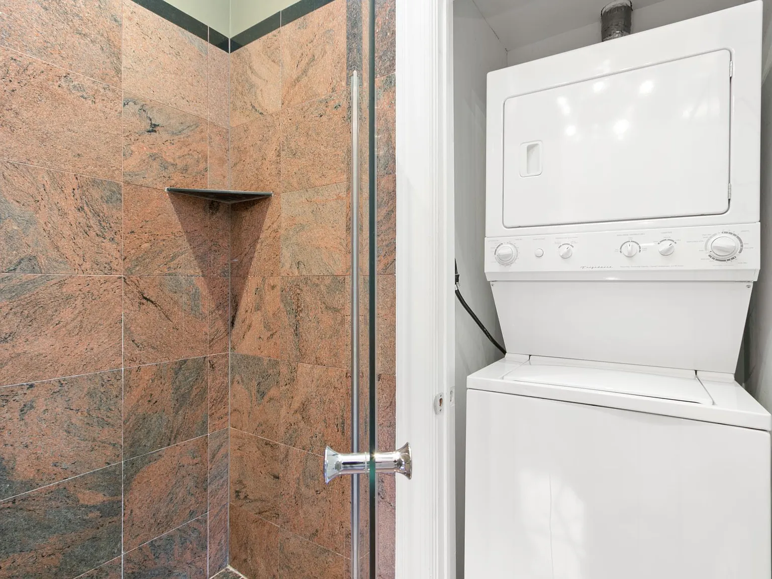 1 bed, 864 sqft, $4,500 — Photo 4