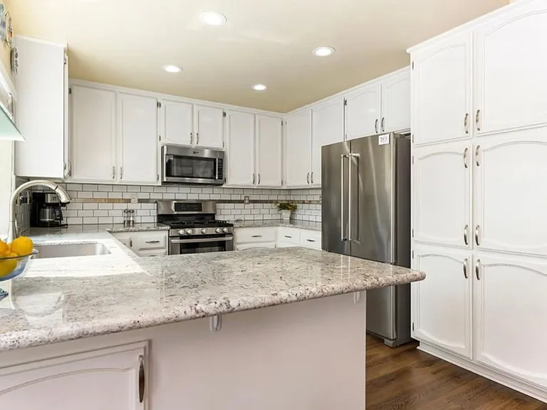8216 Rockbury Way — Photo 4