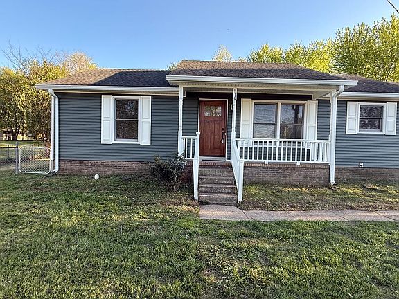 2nd image of 930 Arrow Cir
