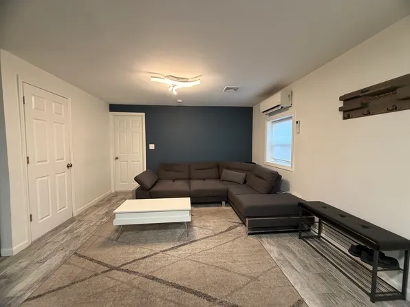 89 Webster Avenue image 11 of 20