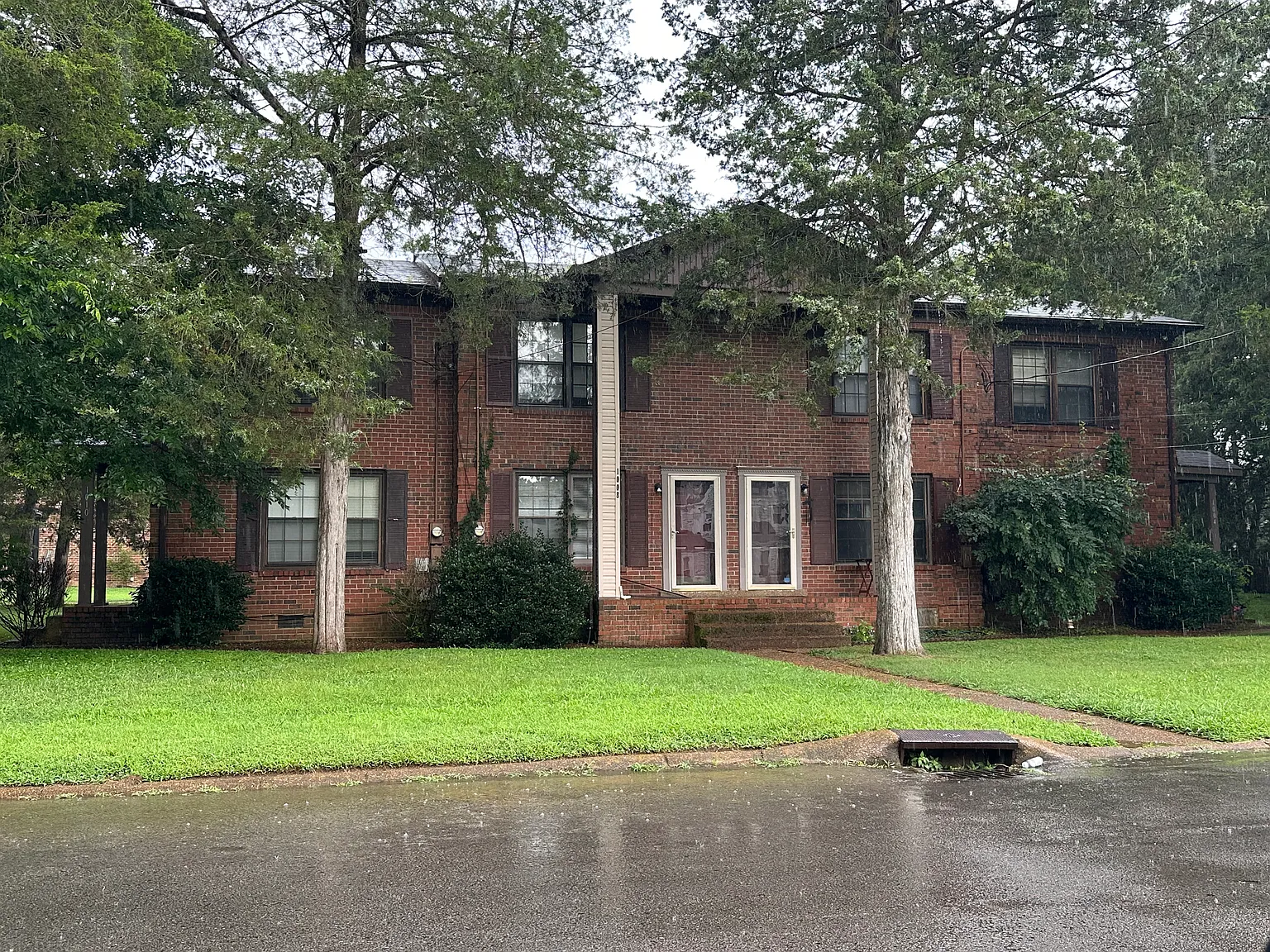 2 bed, 1.5 bath, 1024 sqft, $1,275 — Photo 1
