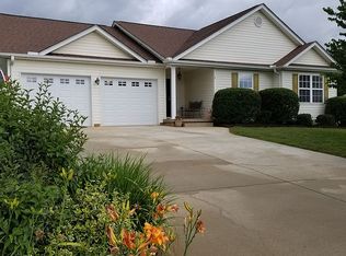 1 Cole Creek Ct, Greer, SC 29651