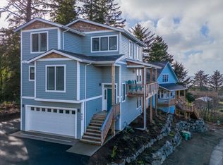 660 Lillian Ln, Depoe Bay, OR 97341