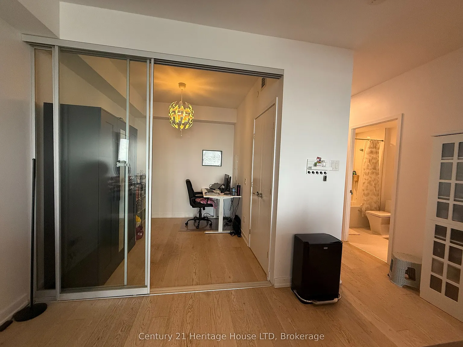 The Residences of University Avenue — Photo 4
