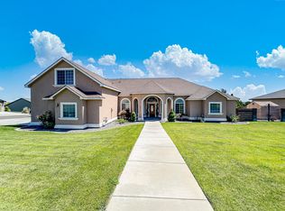 4807 Adobe Dr, Pasco, WA 99301