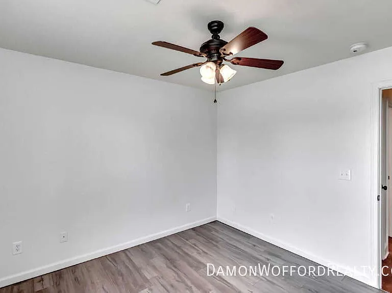 107 Emry Cv — Photo 38