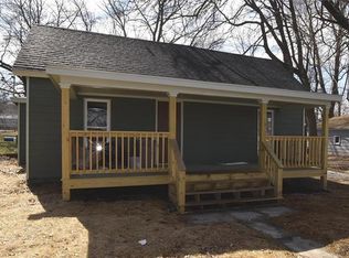 325 E Main St, Smithville, MO 64089