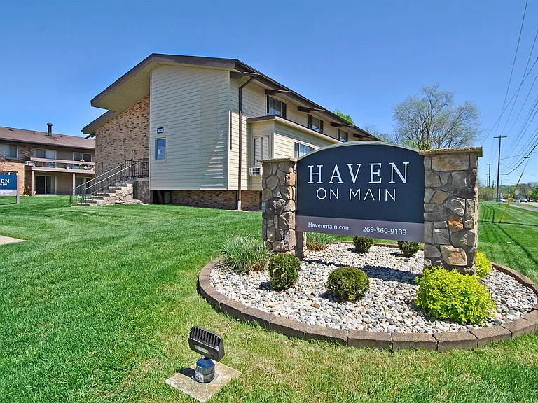 Haven on Main — Photo 29