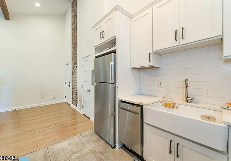 378 Claremont Ave #8 — Photo 4