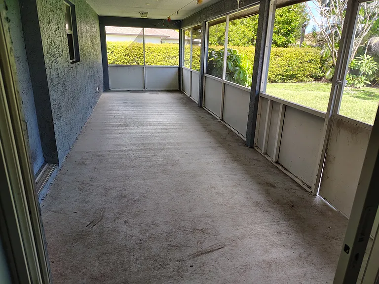 1817 SW Citadel Ave — Photo 6