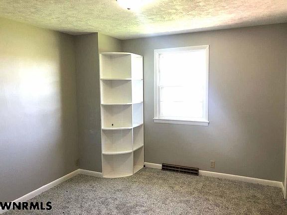 5th image of 2201 Highland Dr