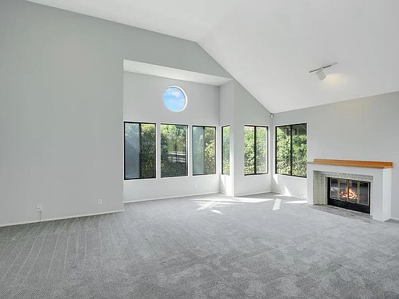 3rd image of 538 Via De La Valle Unit I