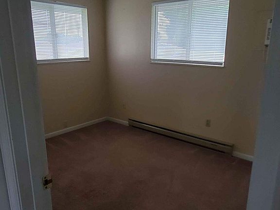 3rd image of 708 1/2 Williams Ave #B