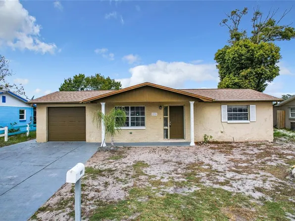3221 Wellington Dr, Holiday, FL 34691