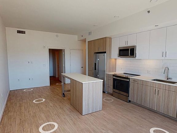 3rd image of 1684 N Grove St #226