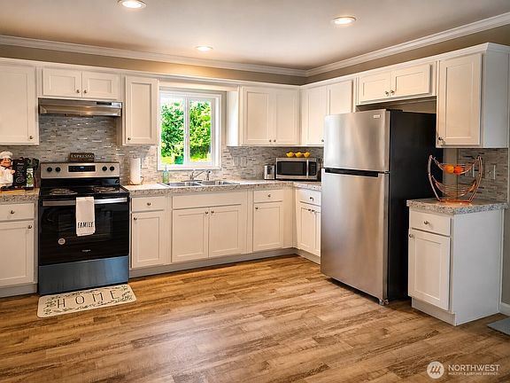 3rd image of 6240 Azure Way
