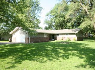 2215 Boiling Springs Rd, Decatur, IL 62526