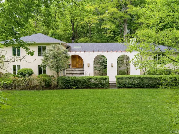 77 Central Drive, Briarcliff Manor, NY 10510