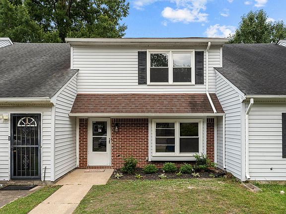 3rd image of 704 Goose Creek Ct