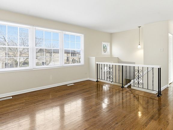 2nd image of 16419 Woodlawn West Ave