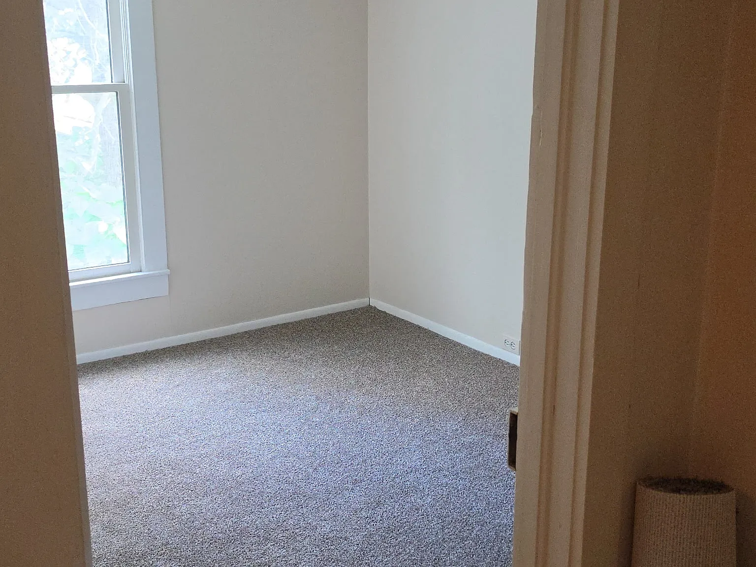 3 bed, 1300 sqft, $2,000 — Photo 3