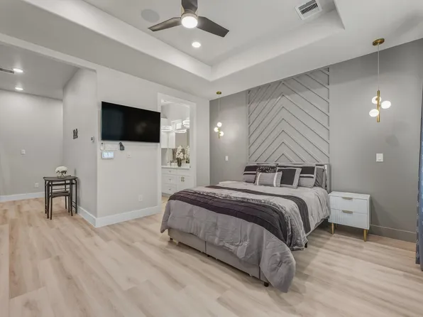 4229 Elmwood St #B, Houston, TX 77051