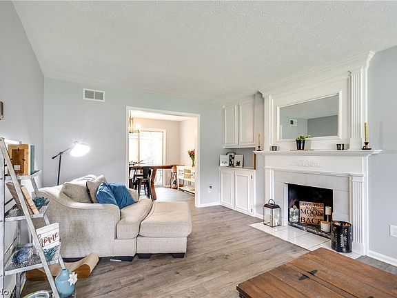 4th image of 8172 Deepwood Blvd #15-1