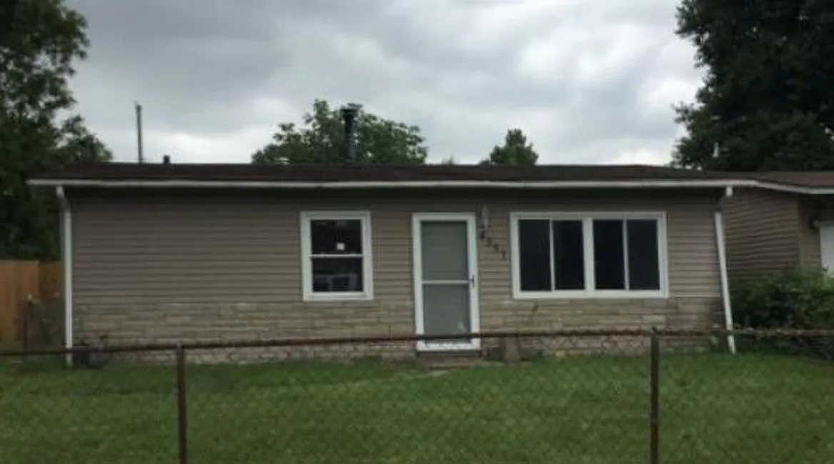 4557 Walter Ave photo 1
