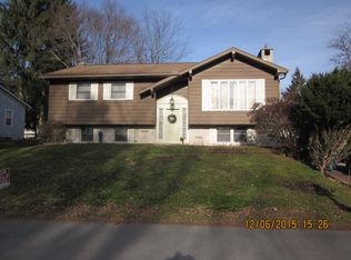 67 Lakeside Dr, Honesdale, PA 18431