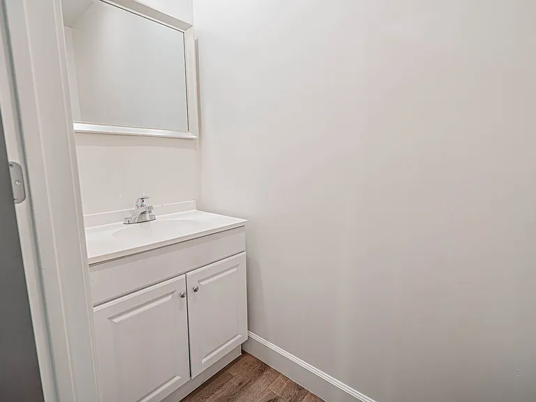 14550 Burbank Blvd #102 — Photo 8