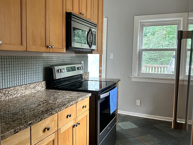 316 Coventry Rd — Photo 12