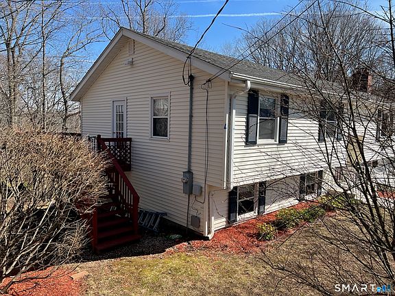 5th image of 135 Parsonage Hill Road