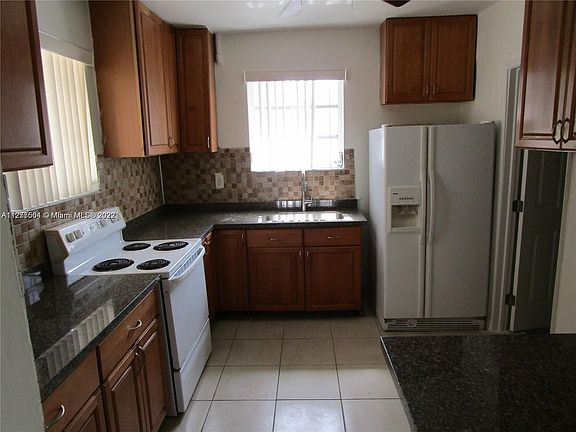 5th image of 1290 NE 158th St