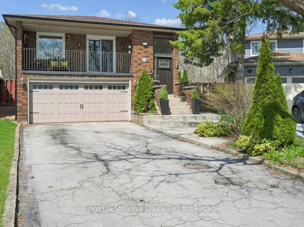 1223 Hudson Pl, Oakville, ON L6H 2W2