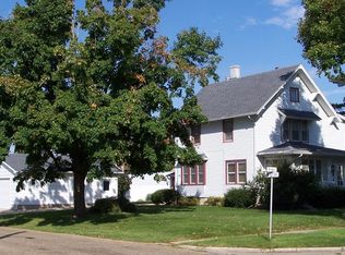 1013 B Ave, Vinton, IA 52349