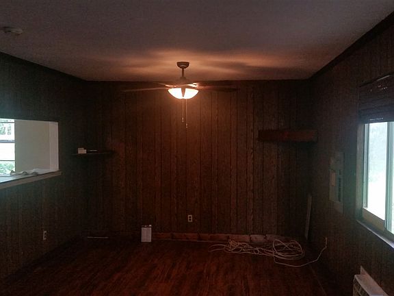 4th image of 3808 Castleberry Dr