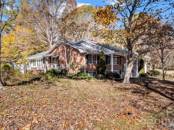 1867 Fruitland Rd, Hendersonville, NC 28792