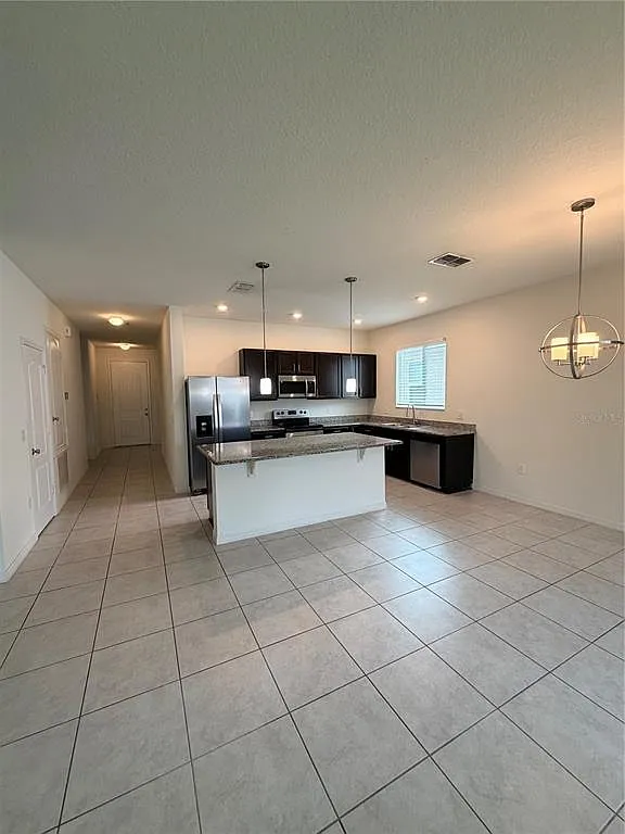 4 bed, 2.0 bath, 1696 sqft, $2,700 — Photo 3