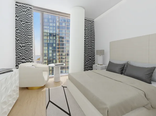 10 Riverside Boulevard image 11 of 31