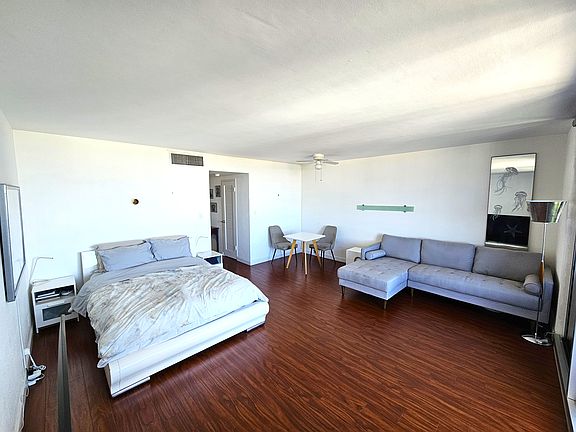 5th image of 1200 West Ave APT 1411