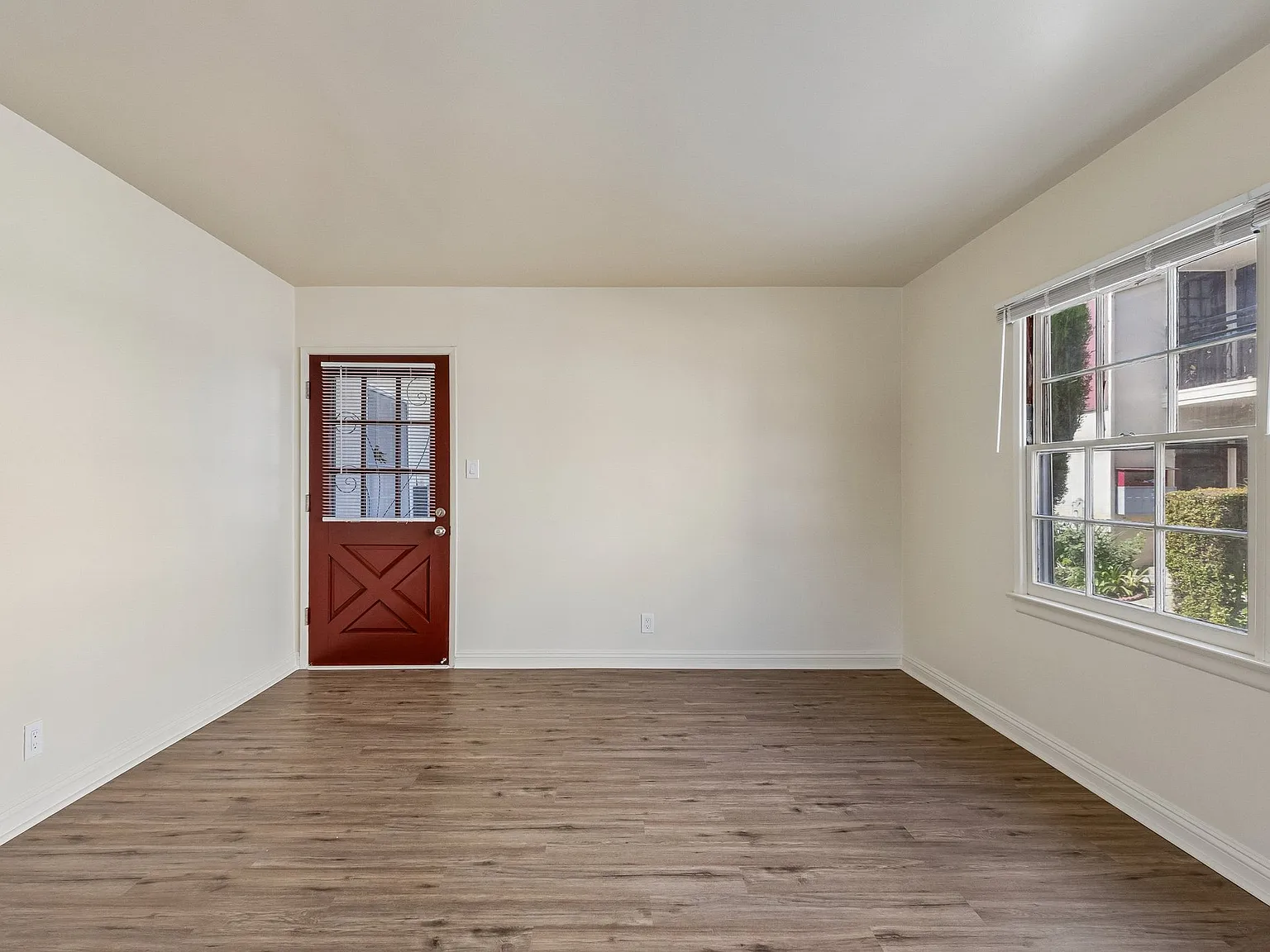 2 bed, 1.5 bath, 800 sqft, $2,195 — Photo 4